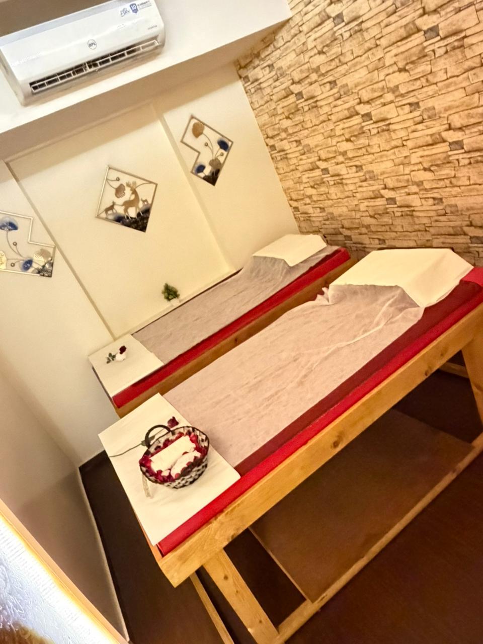 Couple spa suite